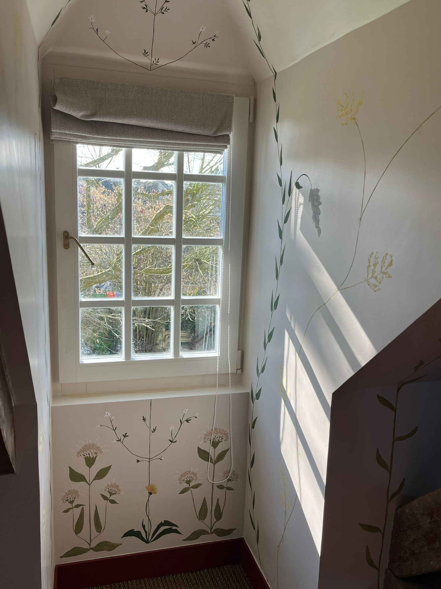 Escalier peintures botaniques — Prieuré Saint-Bû